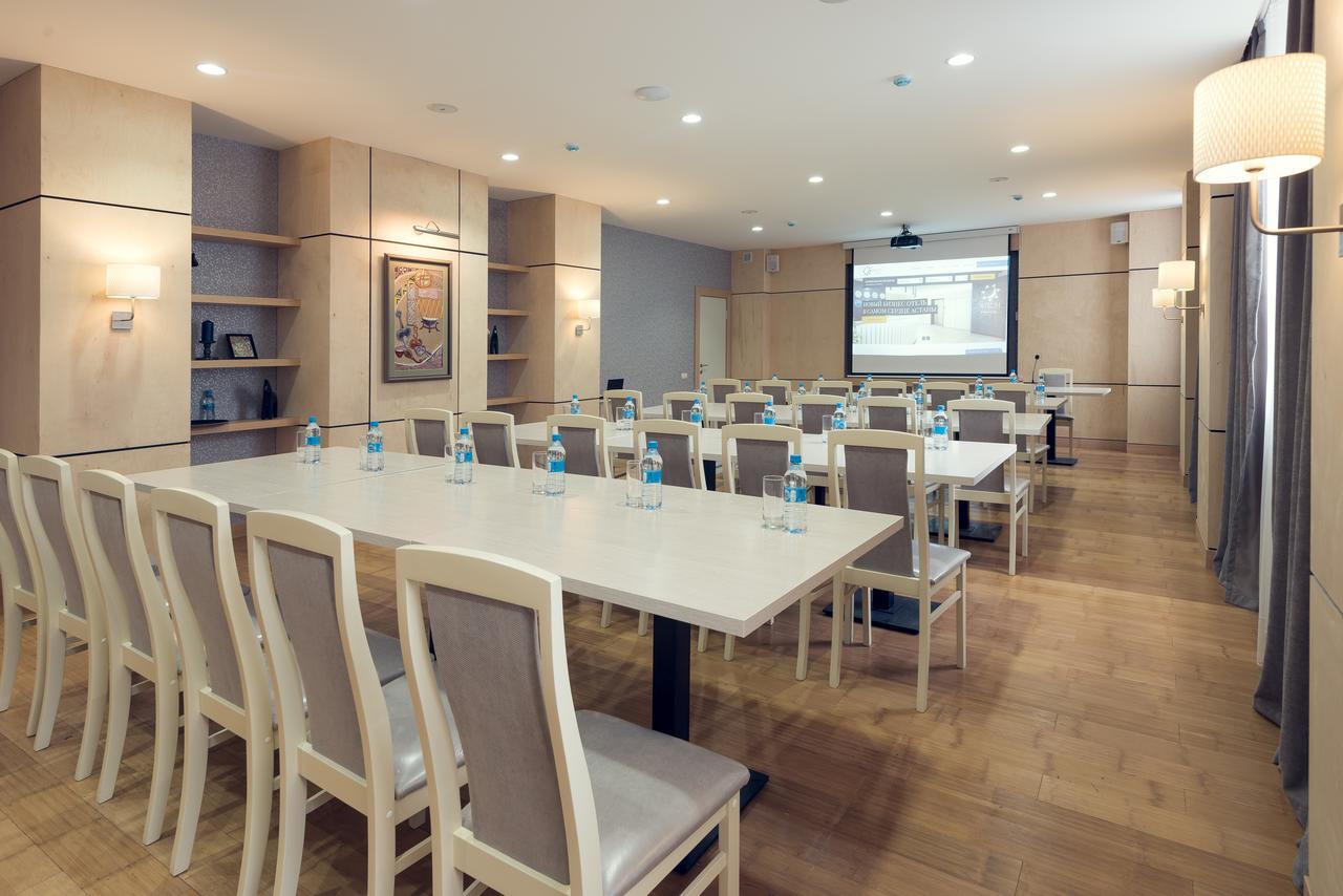 Aykun Hotel By Ag Hotels Group Astana Bagian luar foto