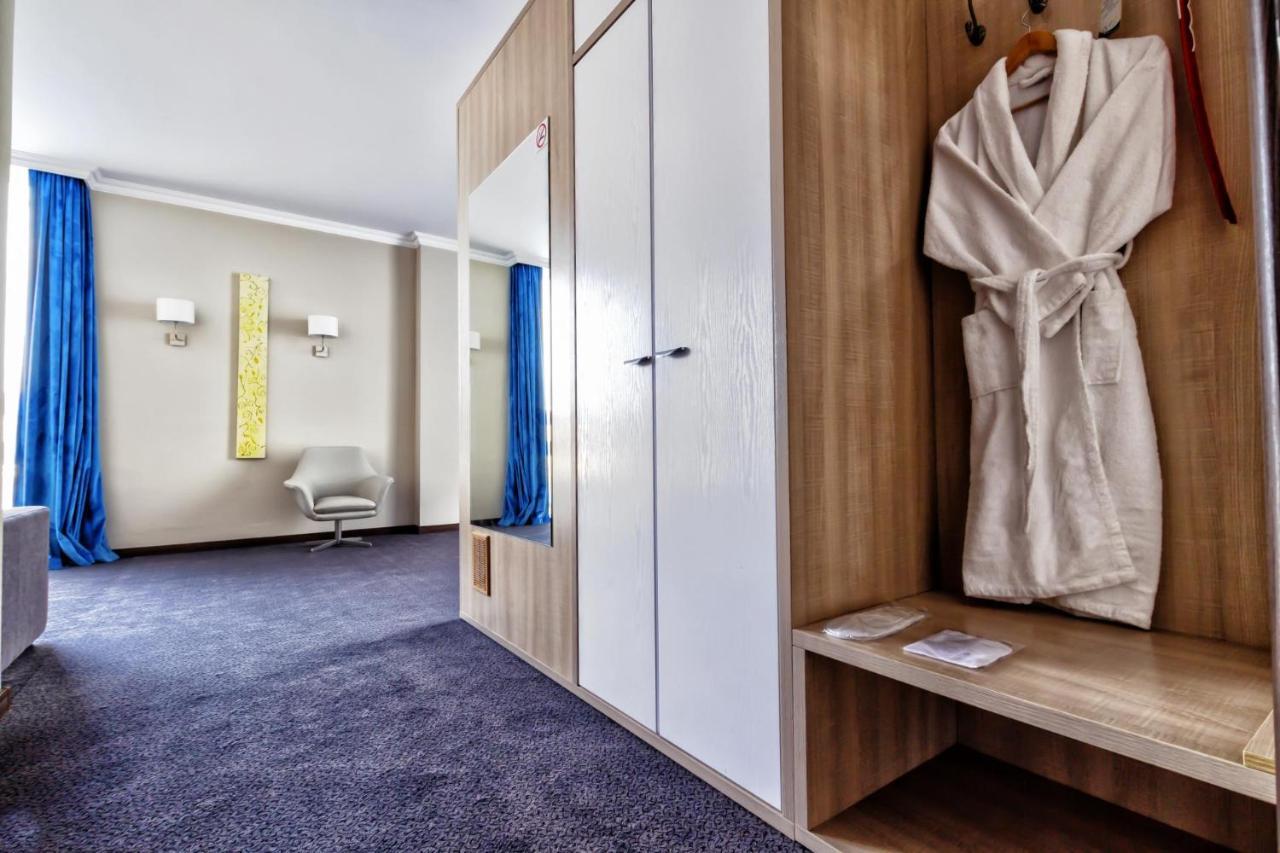 Aykun Hotel By Ag Hotels Group Astana Bagian luar foto